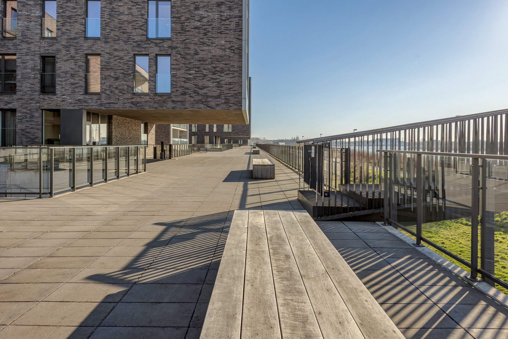 Appartement met 2 slaapkamers + autostaanplaats + ruim terras met een fantastisch panorama - foto 3