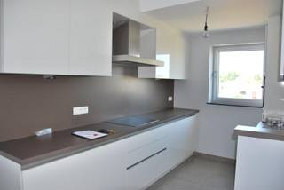 Appartement spacieux de 2 chambres avec une surface de 95m2, situé au deuxième étage de la résidence De Burger au coeur de Buggenhout, à distance...