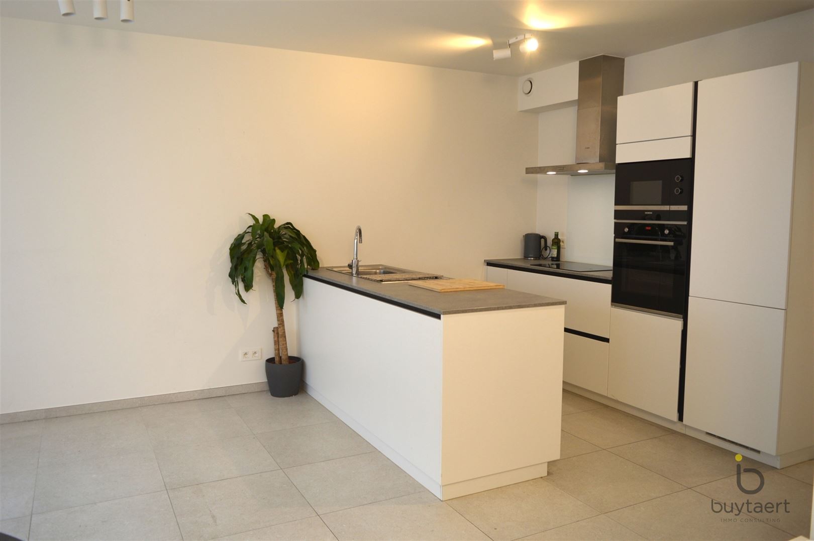 Gelijkvloers appartement met tuin te Deurne. - foto 5