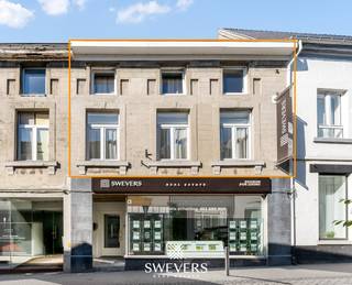 Voor meer info en foto’s, surf naar www.swevers.be –In het hart van Borgloon, aan de Papenstraat 5/0101, vind je dit charmante dakappartement/duplex...