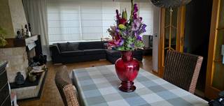 Merksem<br />Algemeen<br />Type Woning: Bel-etage<br />Bebouwing: gesloten bebouwing<br />Adres: Markiezenhof 12, 2170Merksem<br />Vraagprijs: € 379.000<br />Bouwjaar. 1977<br />Perceeloppervlakte: 195m²<br />Bewoonbare oppervlakte: 162m²<br />Berekening: 6,5m breed x 8,3m bouwdiepte x 3 bouwlagen<br />Gevelbreedte: 6,5m<br />Niet geindexeerd KI: € 1.313<br />EPC-label B<br />EPC score 122 kWh/(m² jaar)<br />Verwarming: aardgas<br />Gasketel vernieuwd eind 2017<br />Ramen vernieuwd eind 2017<br />Dak vernieuwd eind 2017<br /><br />Woonruimtes:<br />Woonkamer: 38,5m²<br />Keuken<br />Slaapkamer 1: 16m²<br />Slaapkamer 2: 15m²<br />Slaapkamer 3: 7m²<br />Badkamer: 7m² voorzien van ligbad, aparte douche, lavabo<br />Toiletten<br /><br />Inkomhal: authentieke trap<br />Bergruimte<br />Buitenruimte: eigen oprit naast de voortuin<br />West gerichte achtertuin<br />Overdekt terras/pergola<br />Ca 20m²<br />Balkon: ca 4m²<br /><br />Garage en parkeren:<br />Inpandige garage 22m²<br />Plaats voor een voertuig in de garage<br />Plaats voor een voertuig op de oprit<br />Bijkomede parkeermogelijkheid voor de woning op het openbaar domein<br />Garage die eveneens bruikbaar is voor fietsen, motor, kinderwagen en opslag.<br /><br />Ligging:<br />Rustige doodlopende straat<br />Geen doorgaand autoverkeer<br />Park Distelhoek op ongeveer 200m<br />Kleiner buurtpark/speelplein vlakbij<br />Toekomstige Merksemse tuinen maken deel uit van Ringpark Groenendaallaan<br />Groene woonomgeving<br />Gelegen in Antwerpen<br /><br />Staat en mogelijkheden<br />Ruime gezinswoning<br />Grote Woonkamer<br />Goede energetische basis<br />Belangrijke investeringen aan het dak, ramen en verwarming reeds uitgevoerd<br />Keuken, badkamer, toiletten en bepaalde binnenafwerkingen kunnen naar eigen smaak worden gemoderniseerd<br />Geen renovatieplicht dankzij EPC-label B<br />Zowel voor- als achtertuin<br />Zowel balkon als overdekt terras<br /><br />Voor verder inlichtingen of bezoeken gelieve onze vastgoedadviseur Guy De Witte te contacteren op het nummer 0477904846