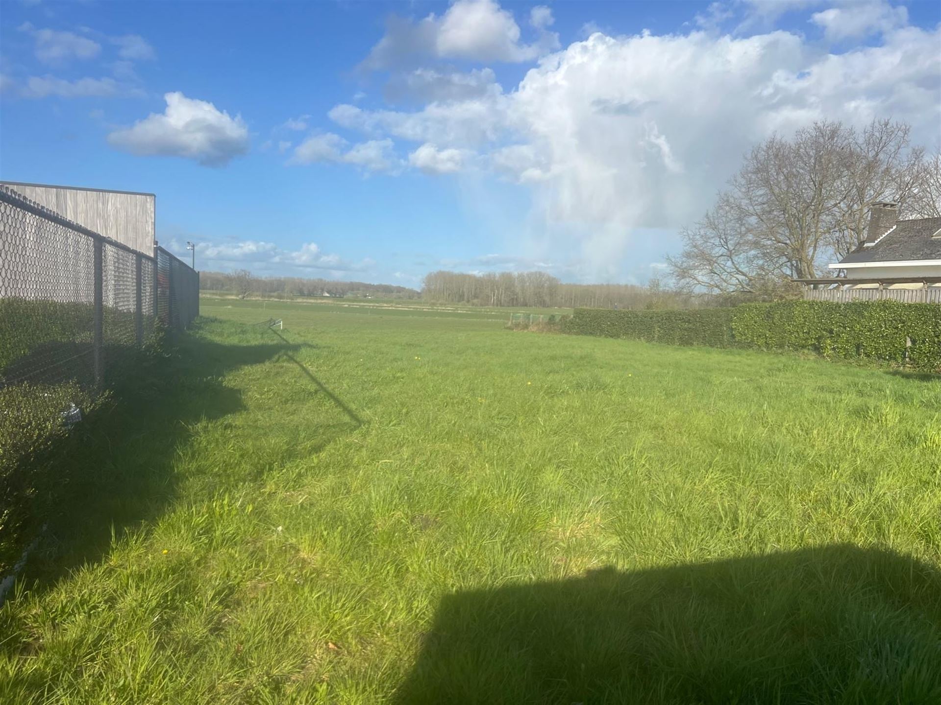 Bouwgrond van 1.034 m² met uitzonderlijke breedte en weids uitzicht. - foto 5