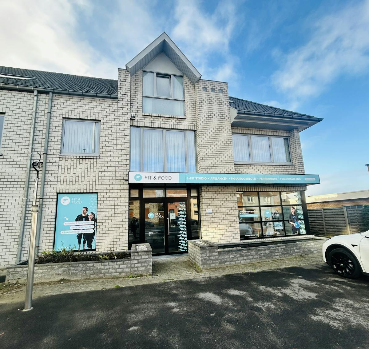 Bureau/magasin (262 m²) à Oostkamp avec une grande visibilité. - photo 1