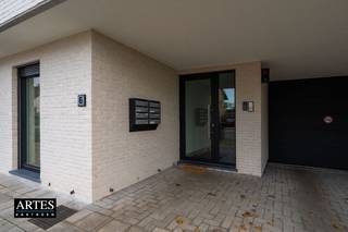 Dit moderne en energiezuinige appartement uit 2023 is gelegen op de tweede verdieping van een hedendaagse residentie, Met een oppervlakte van 108,5...