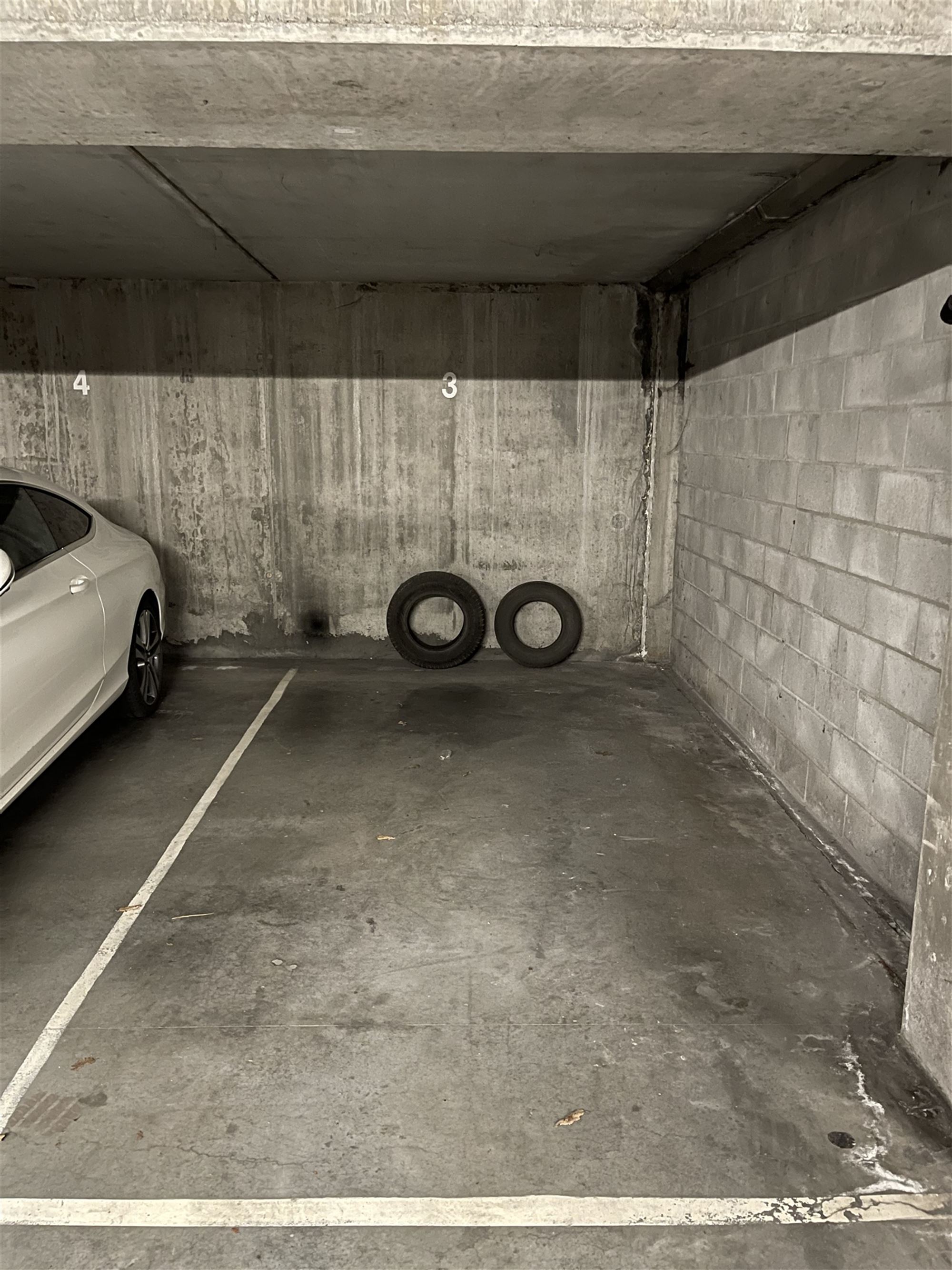 Garage - photo 1