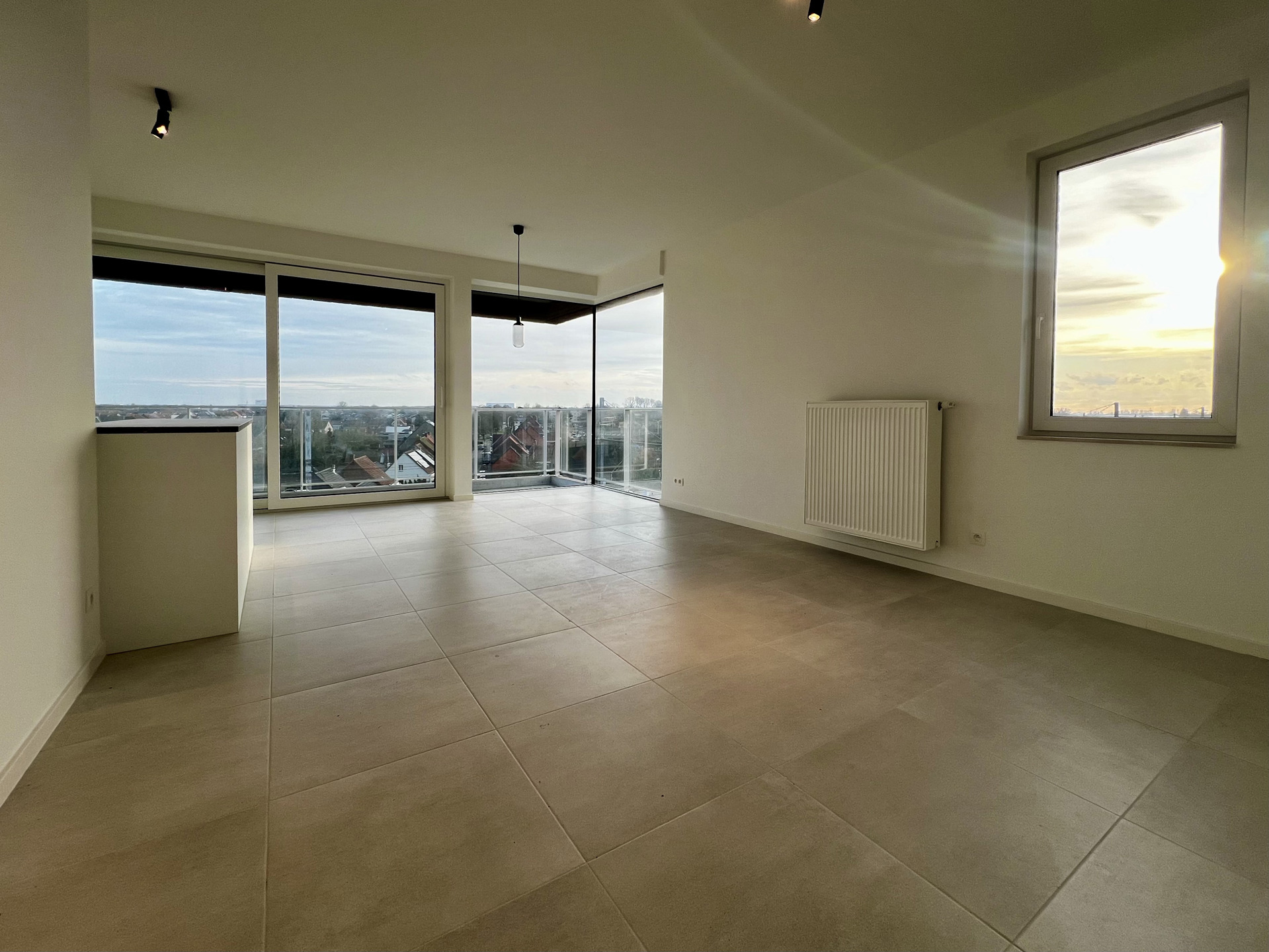 Splinternieuw 2 slaapkamer appartement nabij het station - foto 1