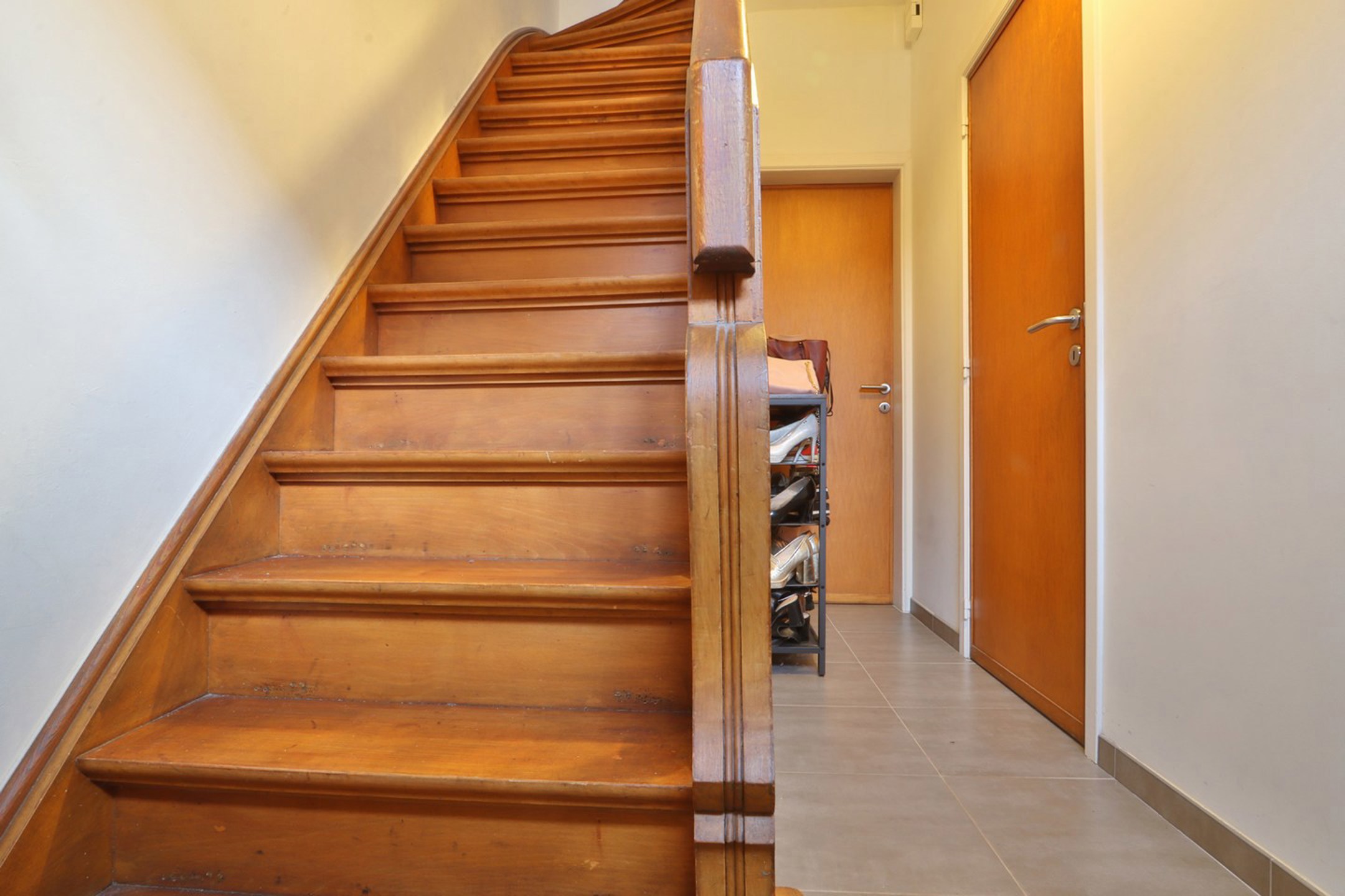 Knusse woning met 2 slaapkamers, terras en carport te huur! - foto 2