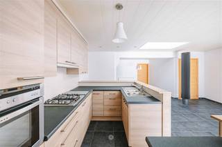 OUDENAARDE - Bent u op zoek naar een instapklare woning in centrum Oudenaarde?Dan is dit pand misschien wel iets voor u! De belangrijkste kenmerken...