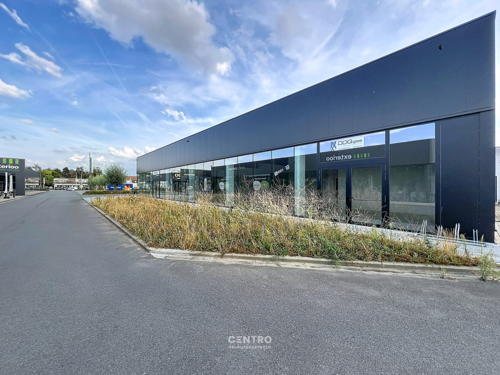 Vernieuwde baanwinkel (450m²) te huur in hét bruisende MAMMOETCENTER van Roeselare ! - photo 4