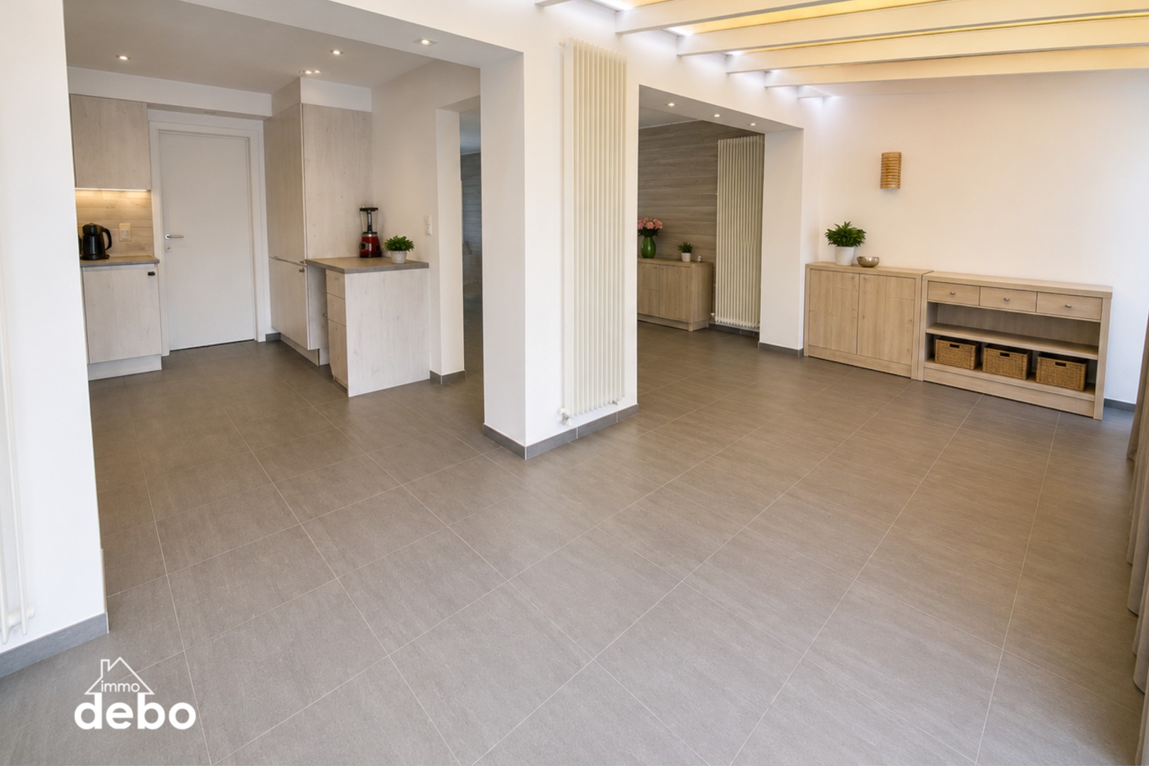 Deze instapklare en verzorgde woning is gelegen in een aangename, kindvriendelijke buurt en combineert een praktische indeling met verrassend veel ruimte. - foto 4