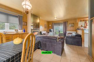 Op zoek naar een woning te koop in Zedelgem? Deze centraal gelegen gezinswoning met 3 slaapkamers bevindt zich op een zuidwest georiënteerd...