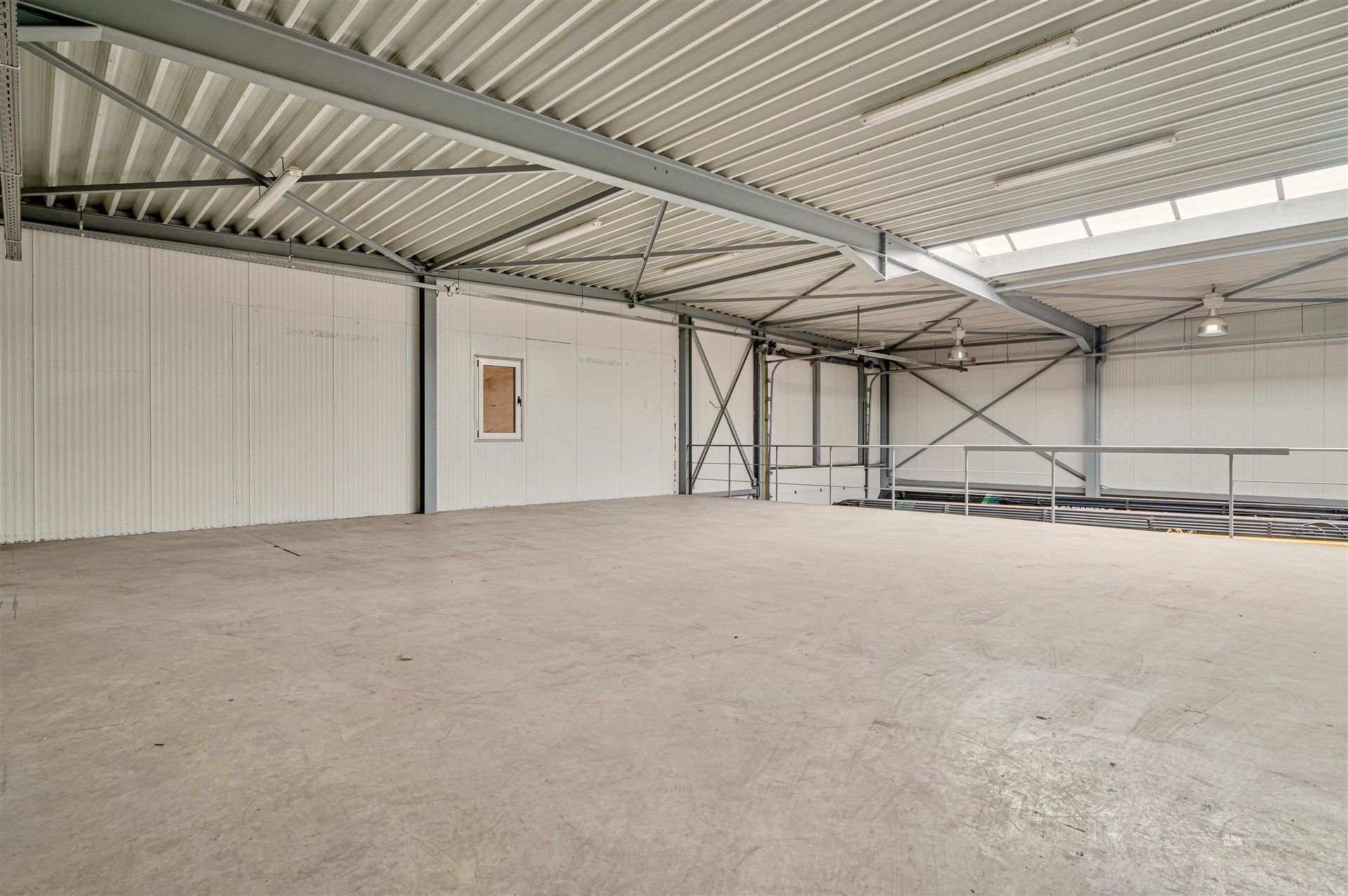 Zeer goed gelegen magazijn van ca 450 m2 - foto 5