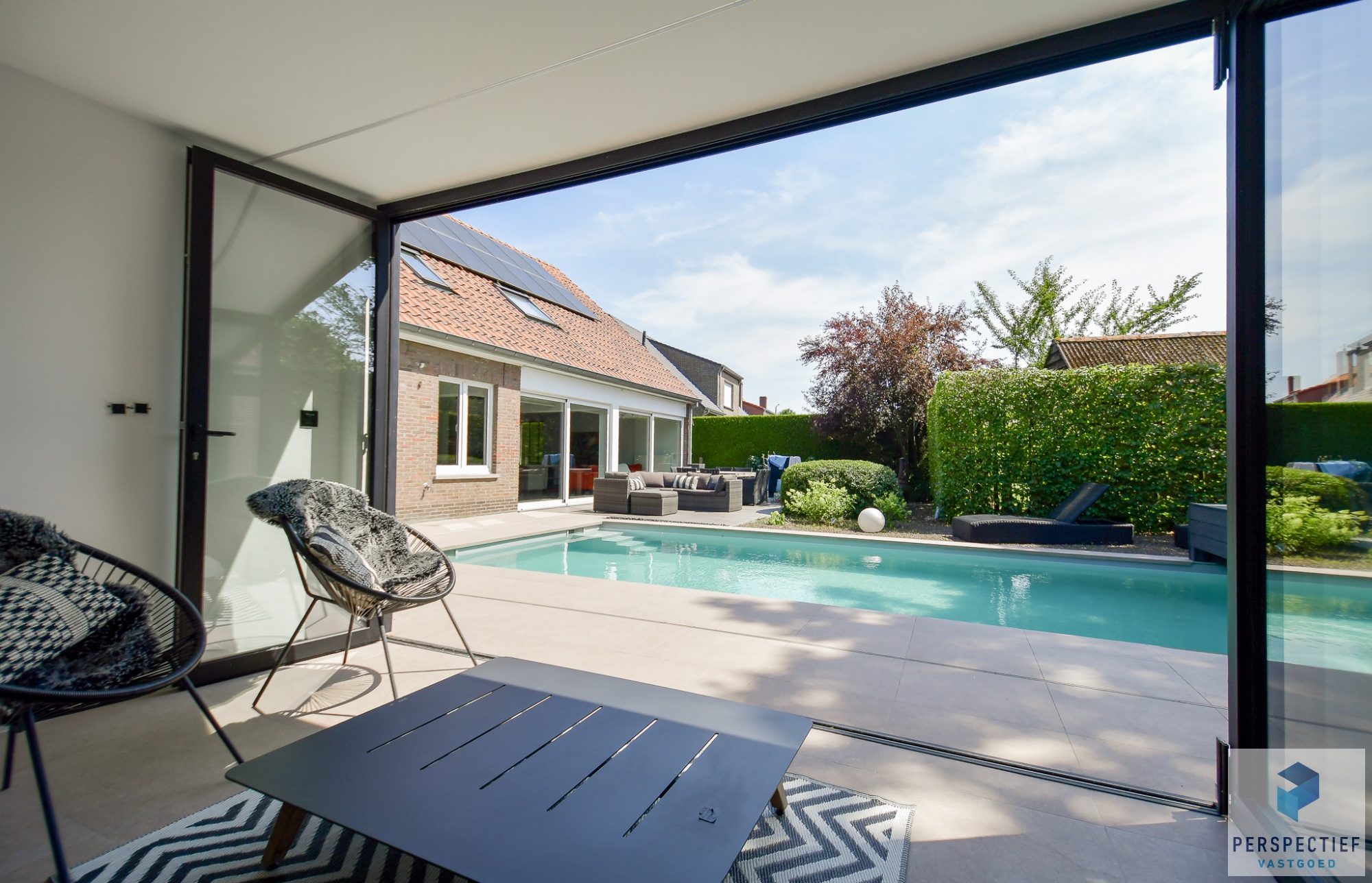 Ruime (254m²) instapklare gezinswoning met 4 slaapkamers, zwembad en poolhouse - foto 5