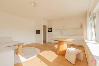 Vandaag nemen wij je mee naar een prachtig gerenoveerd appartement gelegen op een toplocatie in Antwerpen. Op wandelafstand vind je het Stadspark,...