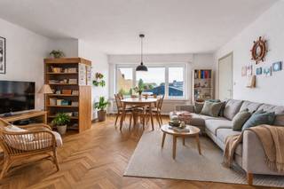 Dit aangename appartement bevindt zich in een kleinschalige residentie op een uiterst rustige en toch vlot bereikbare locatie in Blankenberge op...