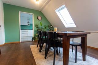 Dit dakappartement is gelegen in een rustige residentie bestaande uit 6 appartementen. Via de gemeenschappelijke hal begeeft u zich met...