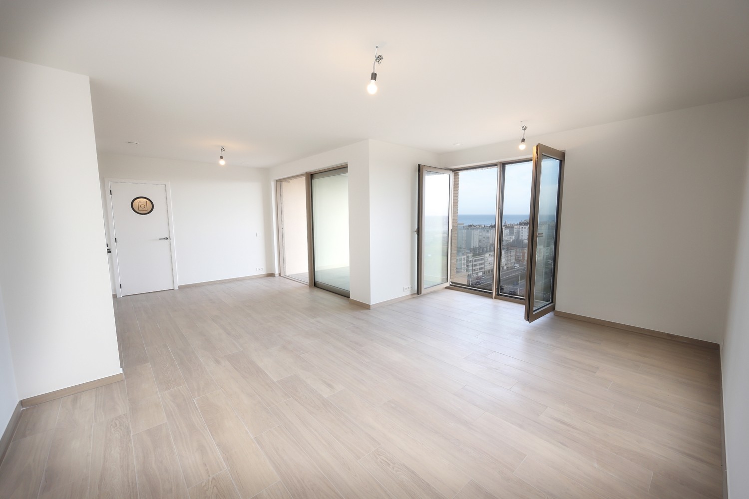 New-Build Apartment with Spacious Sun Terrace and Exceptional Views in Ostend ! - photo 3