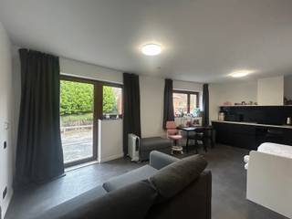 **Moderne studio inclusief autostaanplaats**In dé Broekstraat te Heverlee, nabij Leuven Centrum, Abdij van Park, belangrijke verbindingswegen en het...