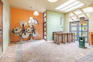 In het hart van Hamme bevindt zich dit handelspand met tal van mogelijkheden. Gelegen op wandelafstand van winkels, scholen en openbaar vervoer,...