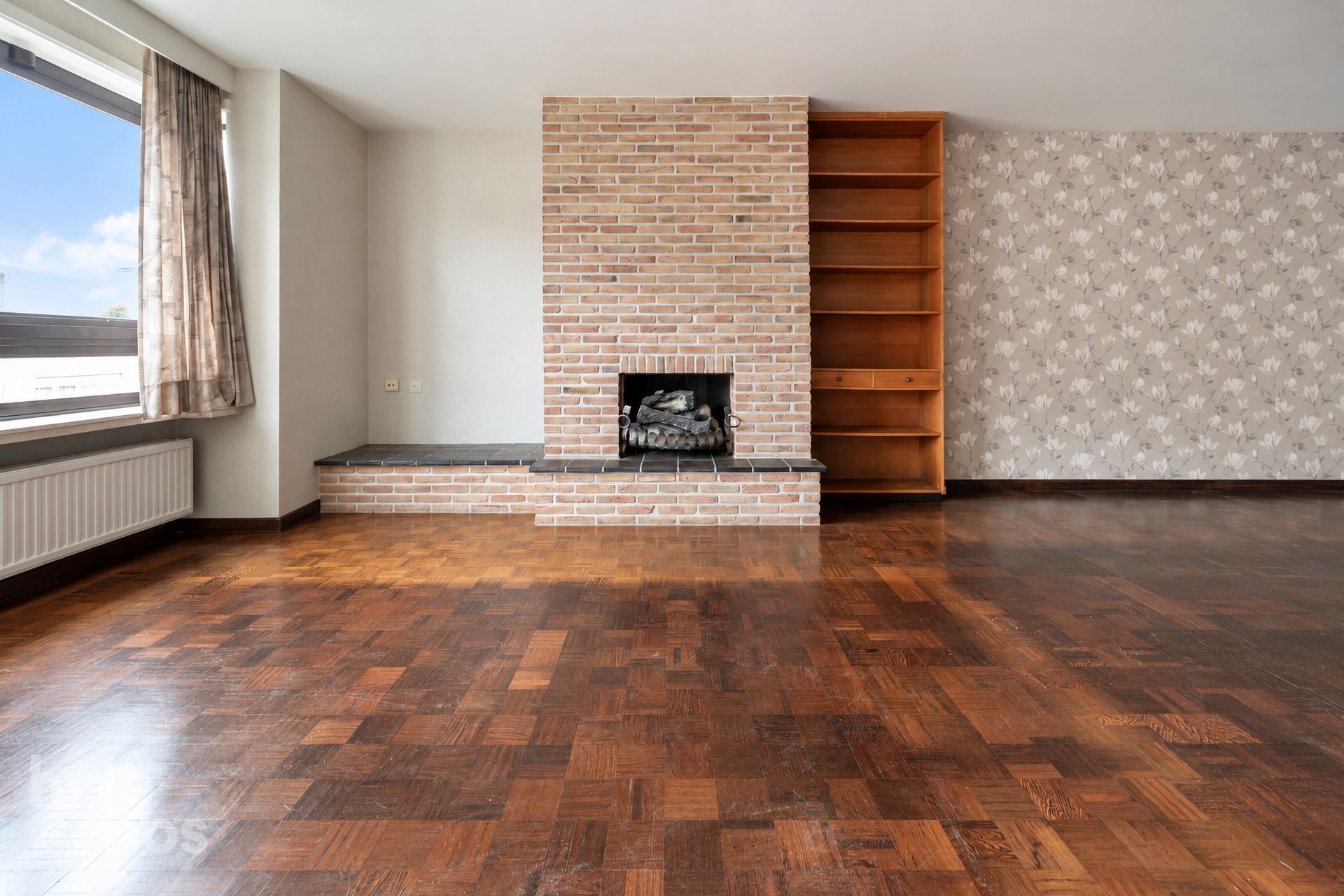 Centraal gelegen 2 slaapkamer appartement met garage - foto 4