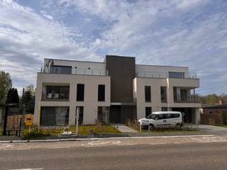 Dit moderne appartement met één slaapkamer bevindt zich op de eerste verdieping van een volledig nieuwe residentie en combineert modern...