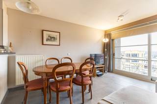 <p><strong>De Panne: Gezellig 1-slaapkamer appartement met terras: </strong></p>

<p> </p>

<p>Dit gezellige 1-slaapkamer appartement in de goed onderhouden Residentie Casanova is na een kleine opfrisbeurt de ideale keuze voor wie op zoek is naar een vaste verblijfplaats, een tweede woning, of een investering met goede verhuurmogelijkheden.</p>

<p><strong>Indeling:</strong></p>

<p>Het appartement bestaat uit een inkomhal, een lichtrijke living met open, volledig ingerichte keuken en toegang tot het gezellige terras. Verder is er een badkamer met douche, een apart toilet, een berging met alle nodige aansluitingen en een comfortabele slaapkamer.</p>

<p> </p>

<p><strong>Troeven:</strong></p>

<ul><li>Zeer goede EPC-score: A</li><li>Aangenaam zongericht terras</li><li>Ideaal als vaste verblijfplaats, tweede verblijf of investering</li></ul>

<p> </p>

<p>Aangeboden met 1 jaar ERA Comfort Garantie.</p>

<p> </p>

<p>Meer informatie? Contacteer Frederick via 058/22.41.70.</p>