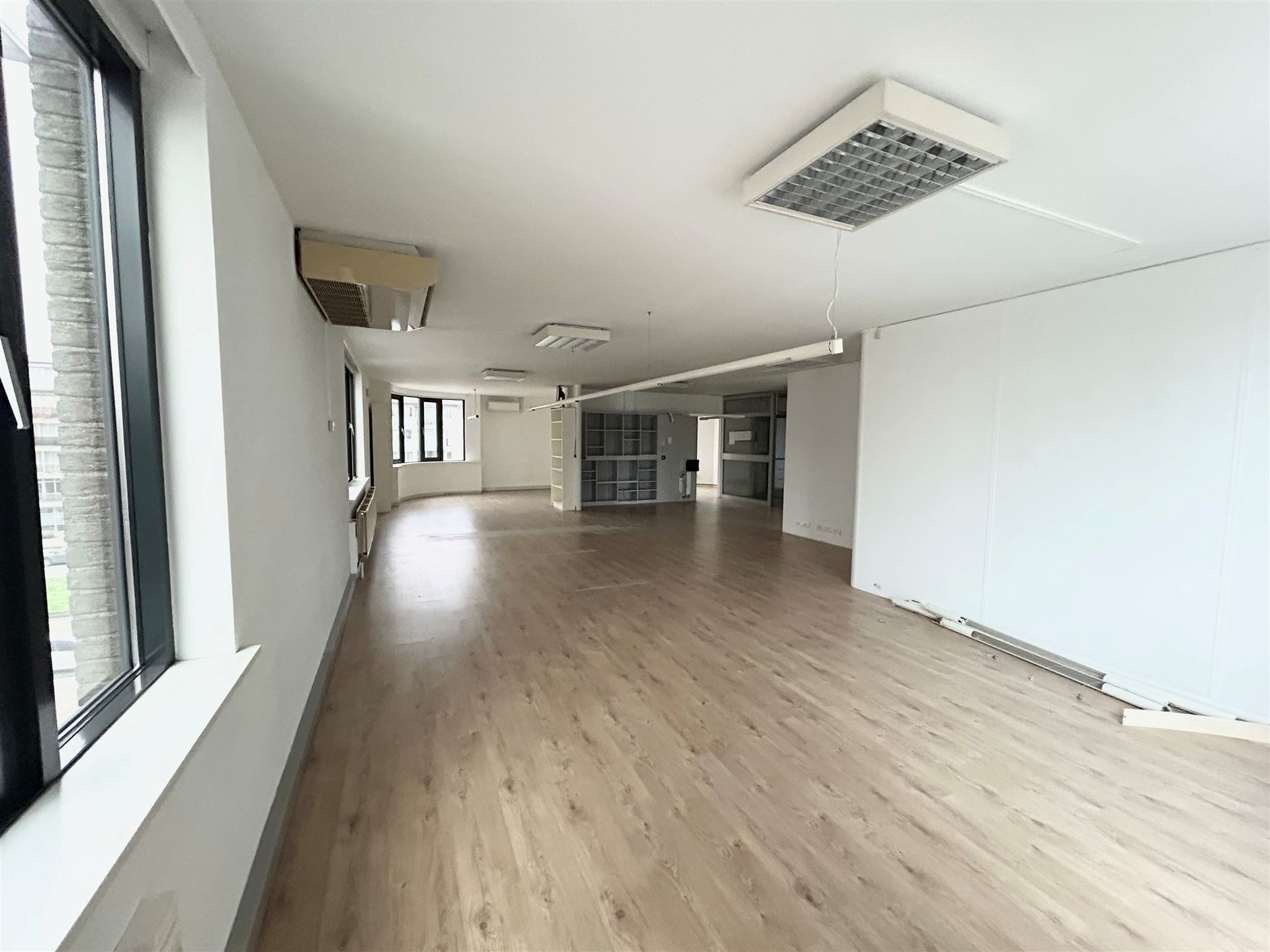 RUIM KANTOOR OP TOPLOCATIE – 162m² – BISCHOPPENHOFLAAN, DEURNE - foto 3