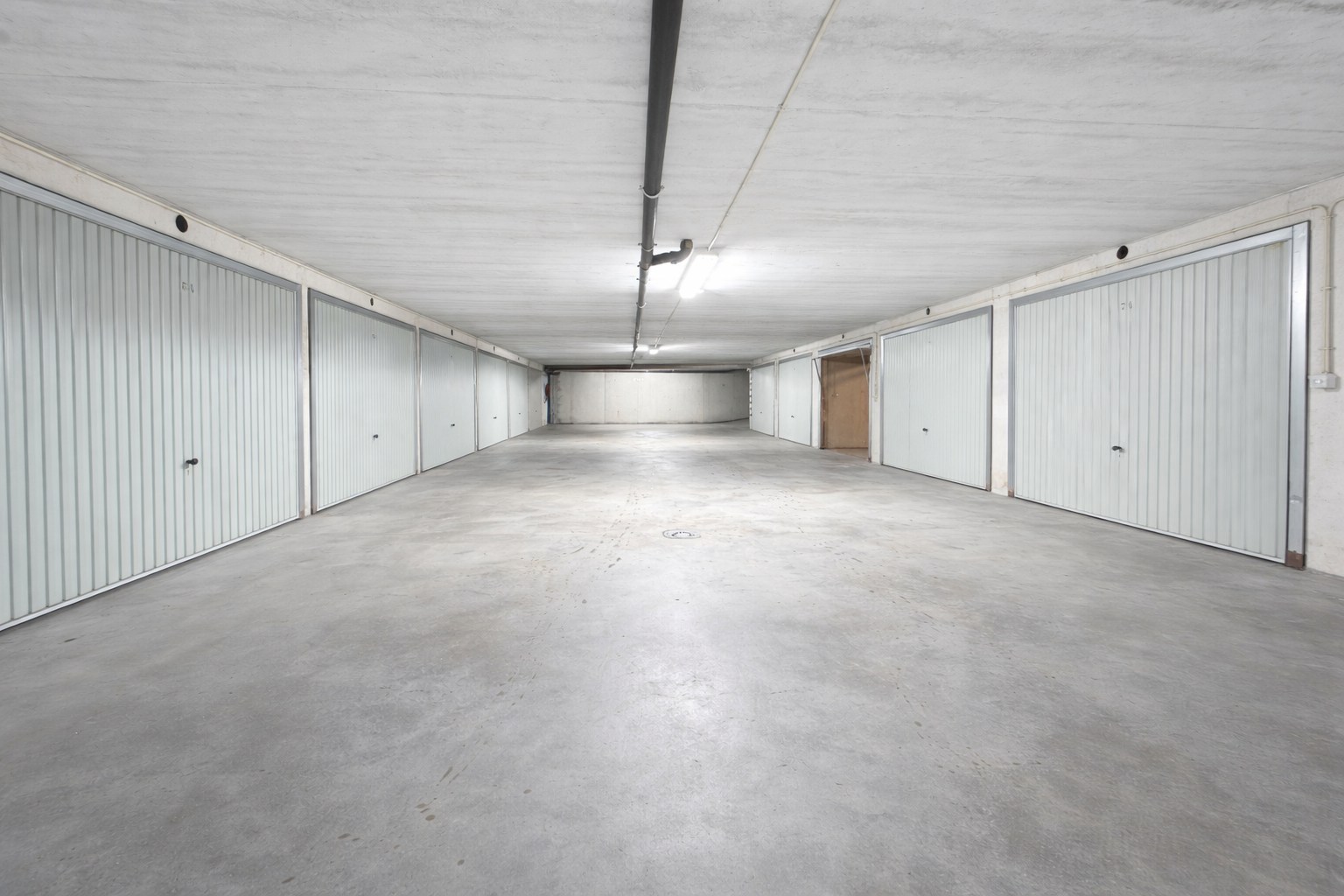 Gesloten garagebox op een toplocatie te Knokke - foto 5