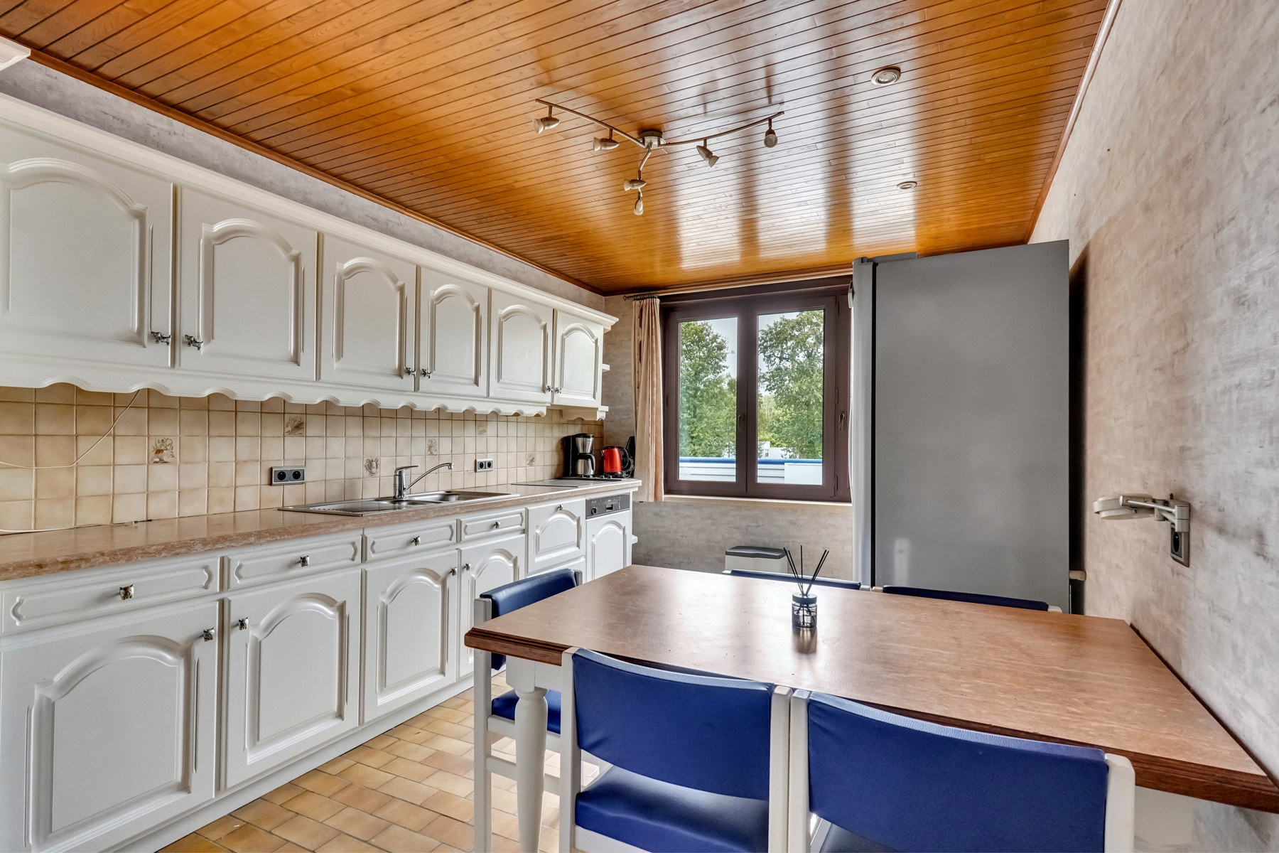 Ruim appartement met 4 slaapkamers - foto 5