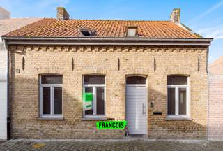 In het rustige, charmante Reninge (deelgemeente Lo-Reninge), in de driehoek Ieper - Diksmuide - Veurne, gelegen in een rustige straat huisvest...