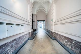 We Invest et Julie ont le plaisir de vous proposer à la location un superbe immeuble de bureaux.Nous vous proposons un espace de bureaux spacieux et...