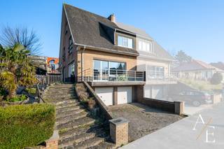 Deze ruime halfopen woning in Koksijde wordt u exclusief te koop aangeboden door Access Estate. Neem vandaag nog contact op via WhatsApp of SMS...