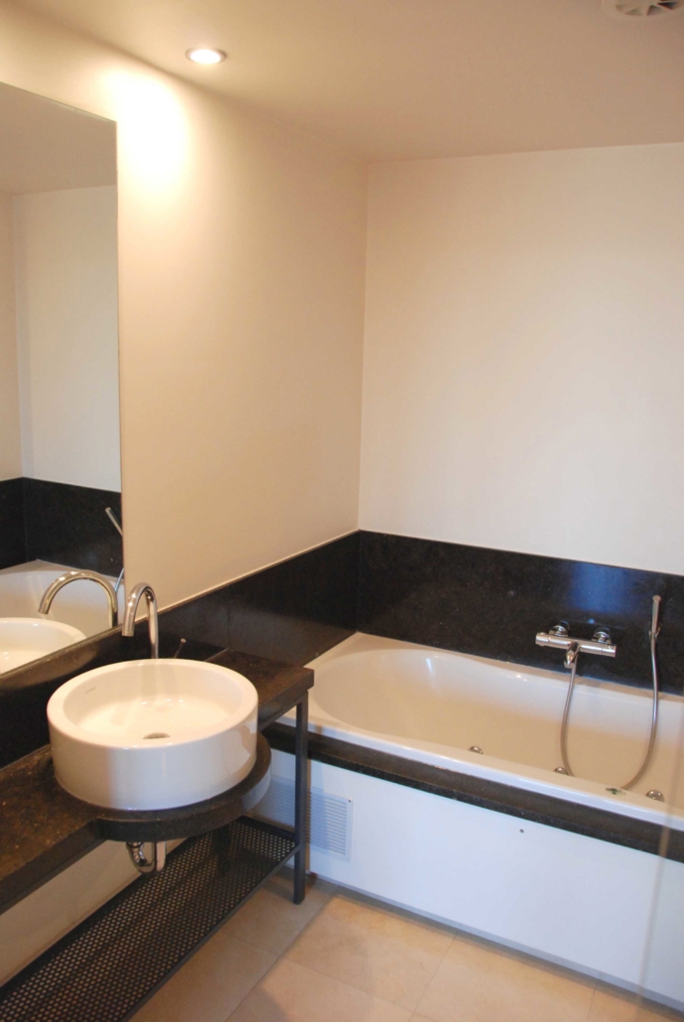 Apartment for rent in Woluwe-Saint-Pierre with 3 bedrooms - photo 5