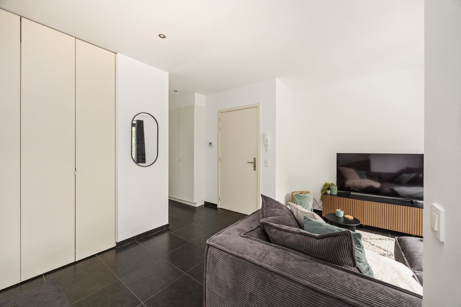 Topgelegen éénslaapkamerappartement met ruim terras en staanplaats in centrum Kapellen! - foto 3