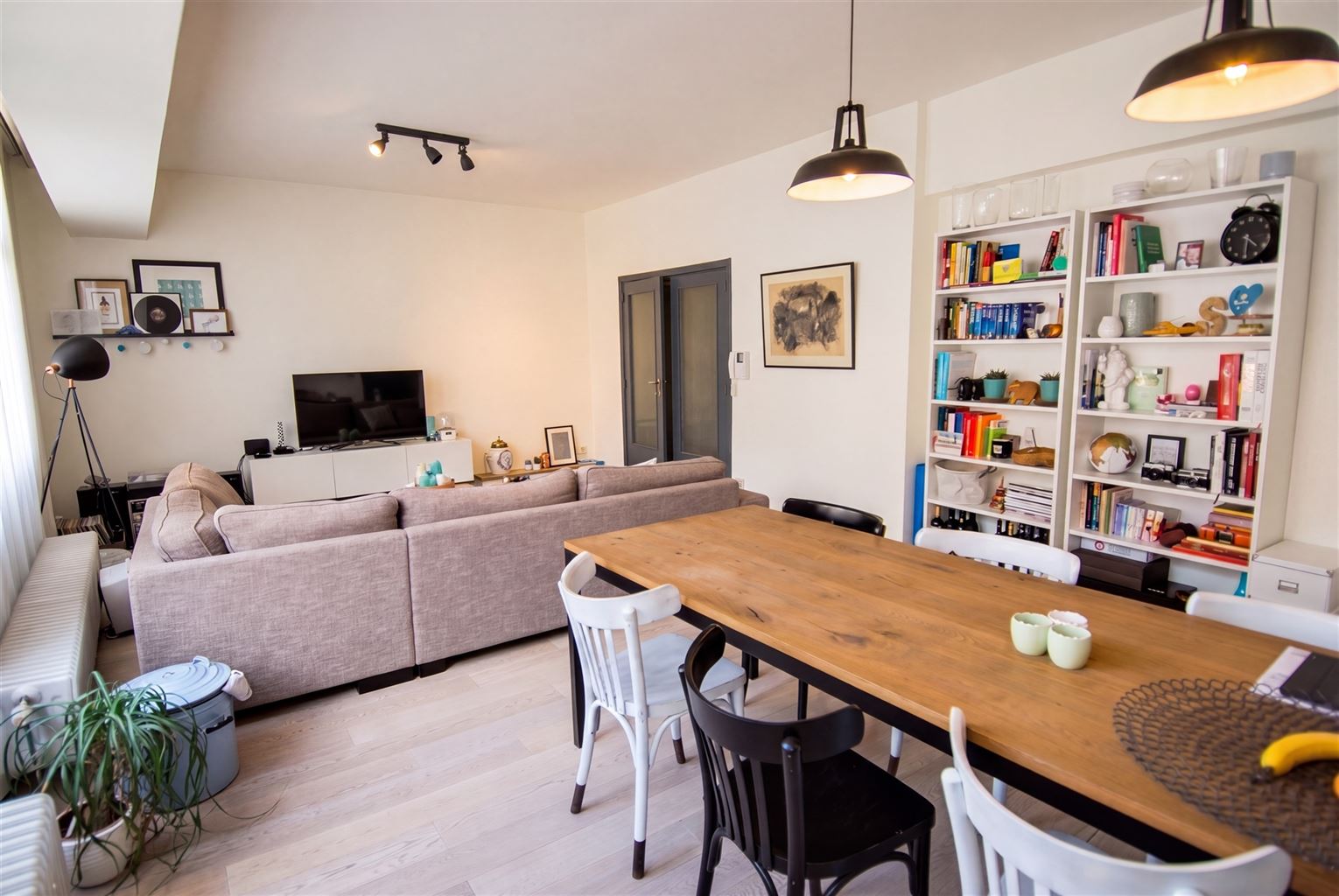 Apartment for rent in Maaseik with 2 bedrooms - photo 2