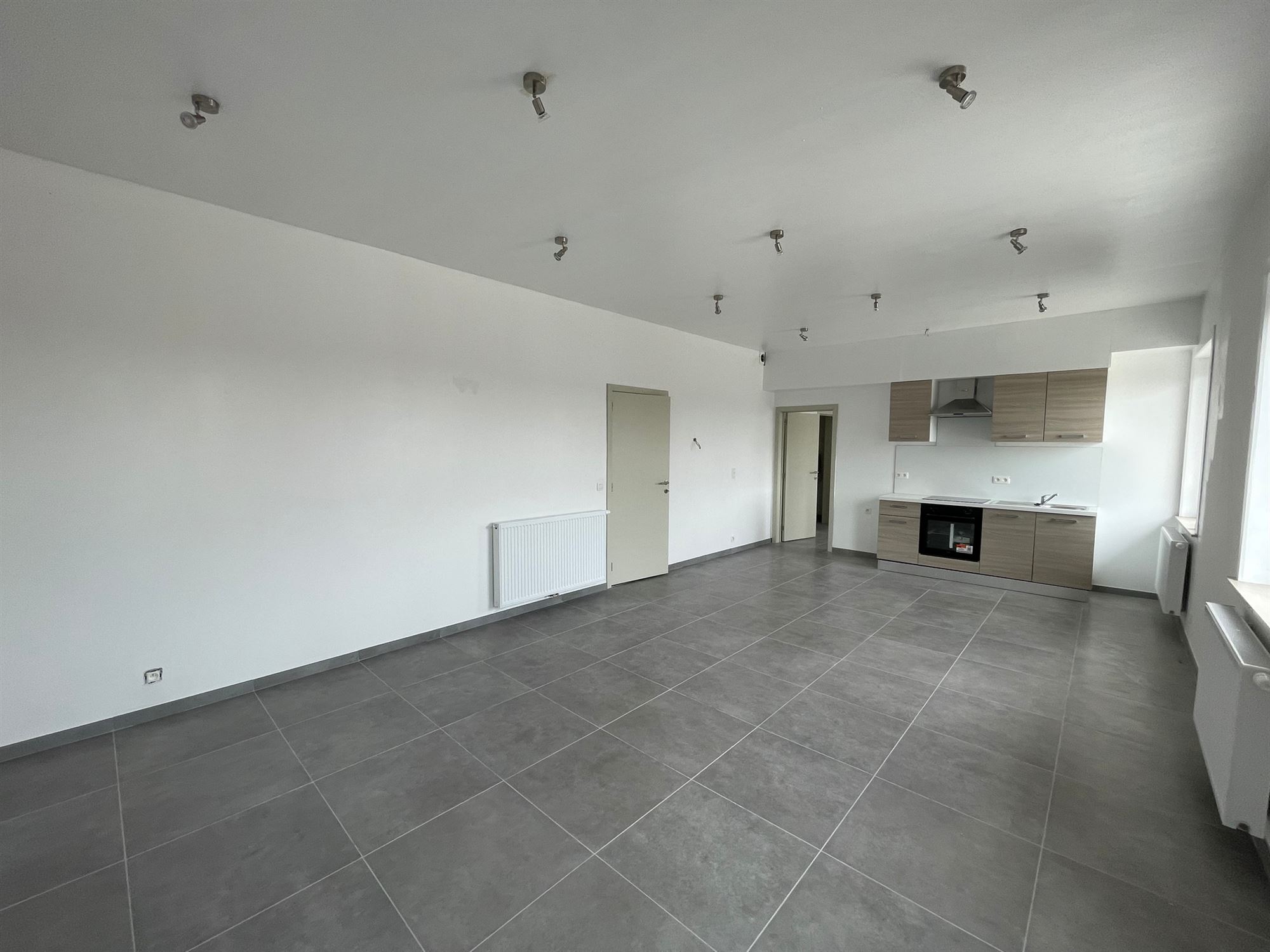 Volledig vernieuwd appartement - foto 2