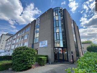 KANTOORGEBOUW (650M²) MET PARKING GELEGEN AAN DE BISSCHOPPENHOFLAAN 318 TE 2100 ANTWERPEN (DEURNE).TROEVEN:- Ligging: vlakbij de opritten van de...