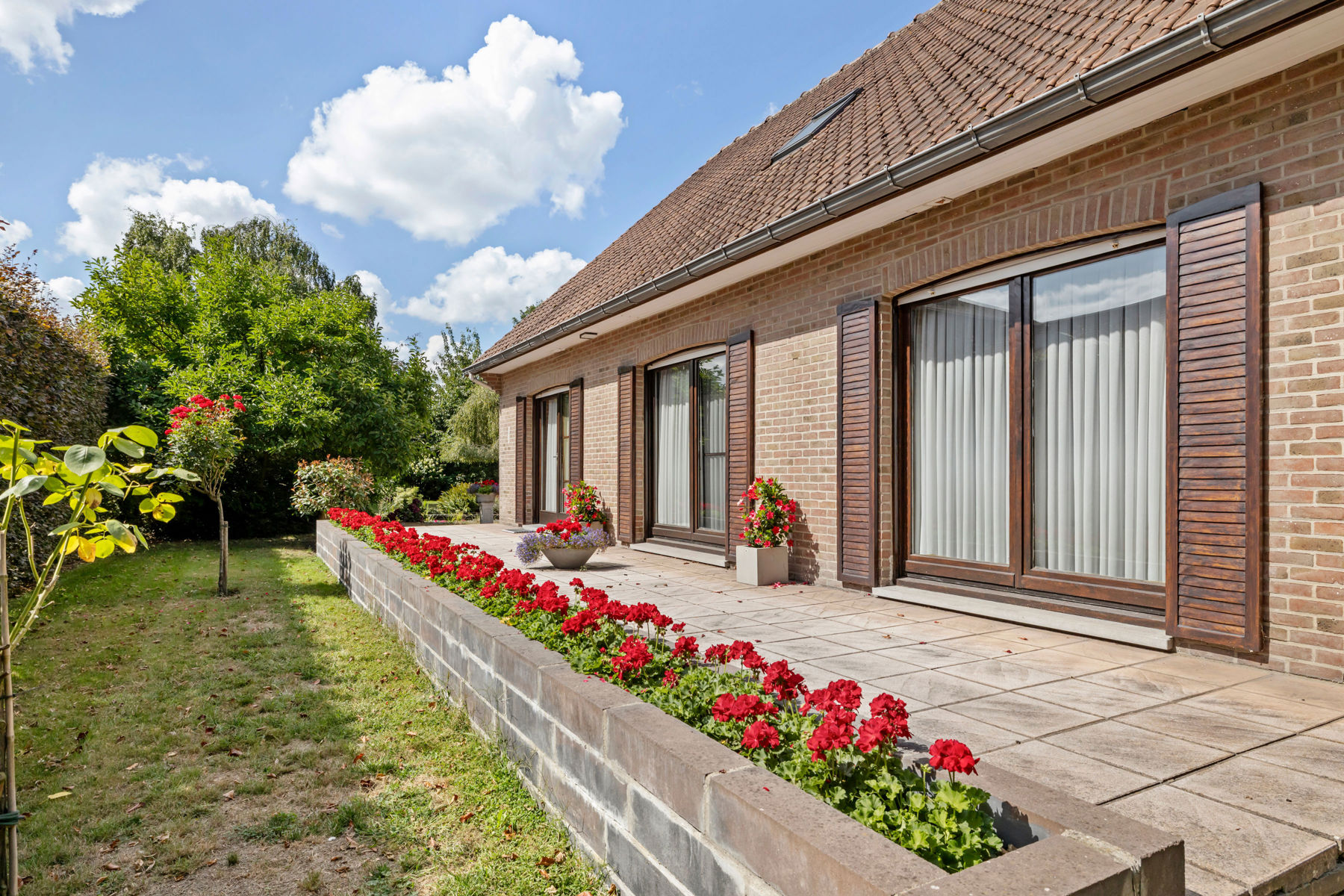 Ruime open bebouwing met grote tuin en garage - foto 5