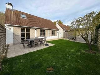 Ontdek dit volledig gerenoveerde en instapklare vissershuis met drie slaapkamers, waarvan één op het gelijkvloers. De woning beschikt over een...