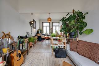 Welkom in de Oedenkovenstraat, in het hart van Borgerhout. Een straat waar de geur van koffie je tegemoet komt, waar buren op hun stoep kletsen...