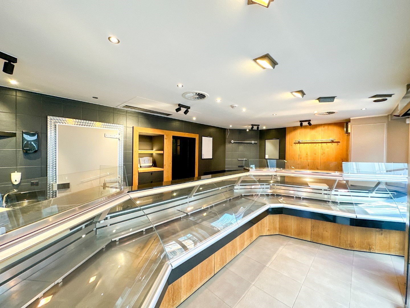 House for sale in Torhout with 3 bedrooms - photo 2