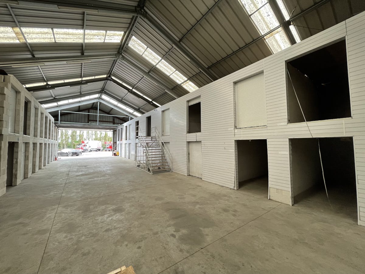 Industrial land (6,649 m²) with building permit for 2,936 m². - photo 5