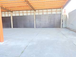 Op een boogscheut van het centrum te Tielt kunt u deze 2 ruime en open staanplaatsen terugvinden voor het plaatsen van een mobilhome, remorque...