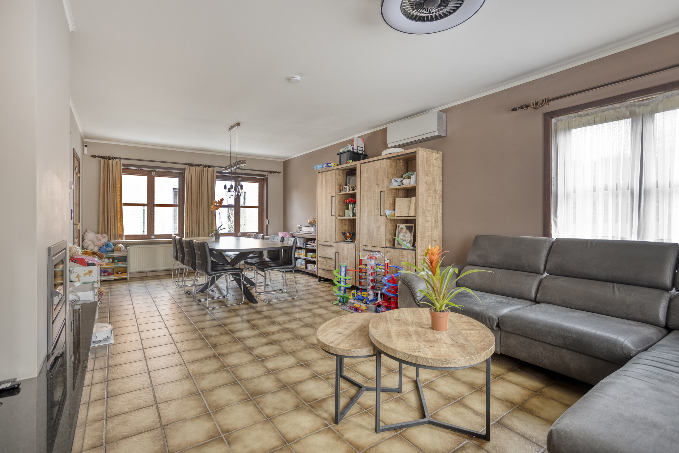 RUIME, GERENOVEERDE GEZINSWONING (226 m²) MET 5 SLAAPKAMERS - foto 5