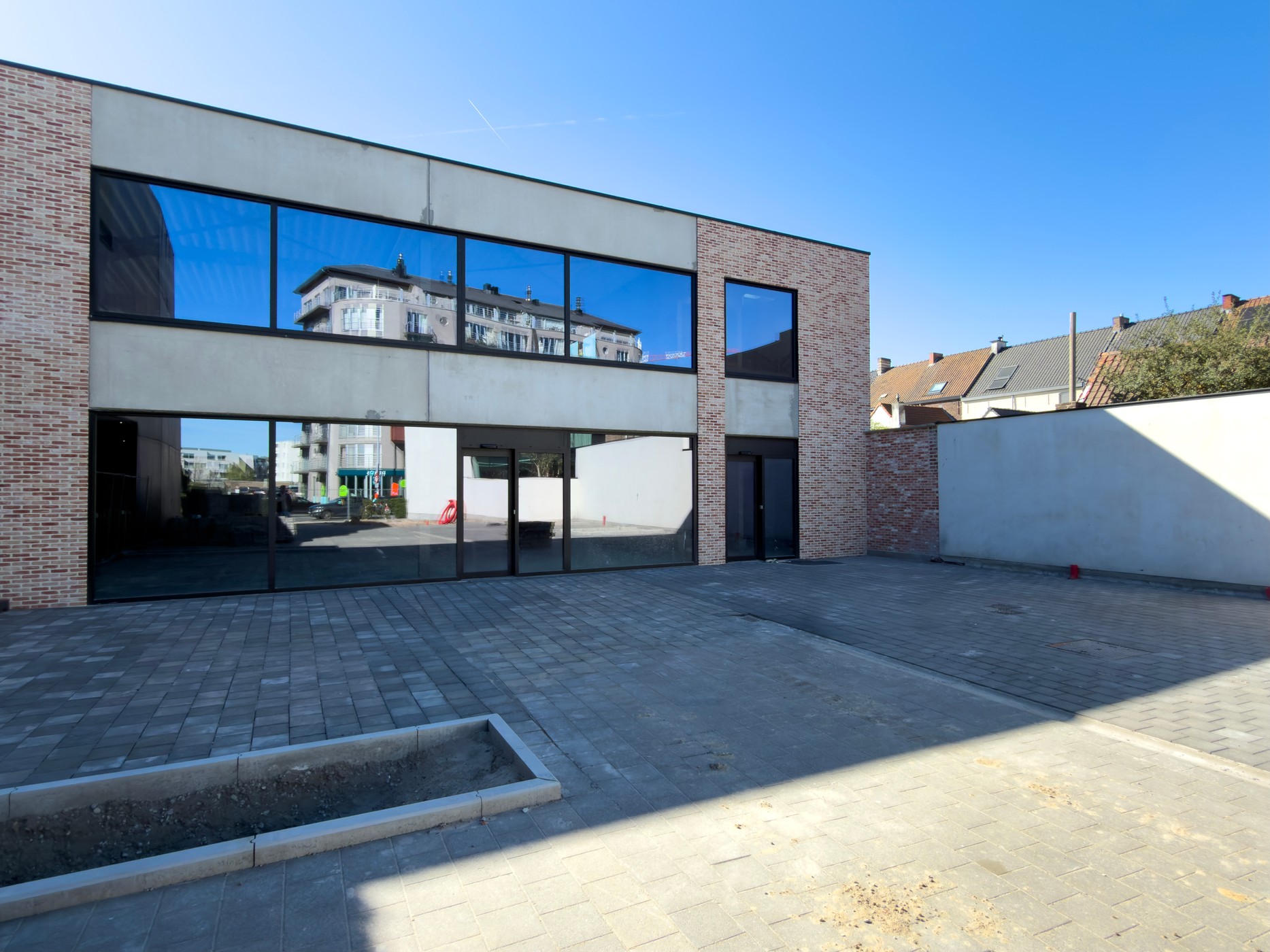 Handelspand 370m² te huur op toplocatie in Deinze - foto 1