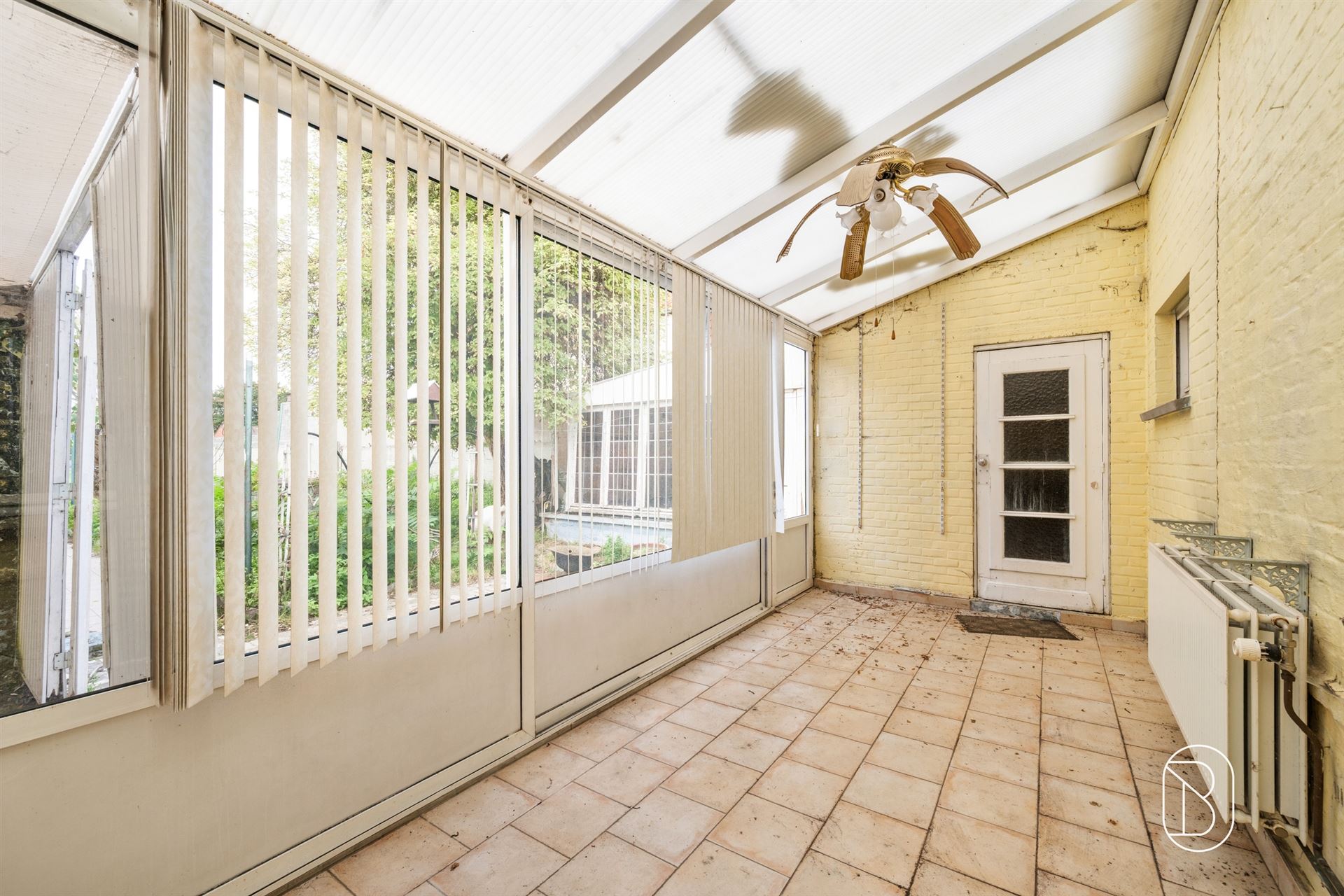 Woning met tuin en grote garage - foto 5