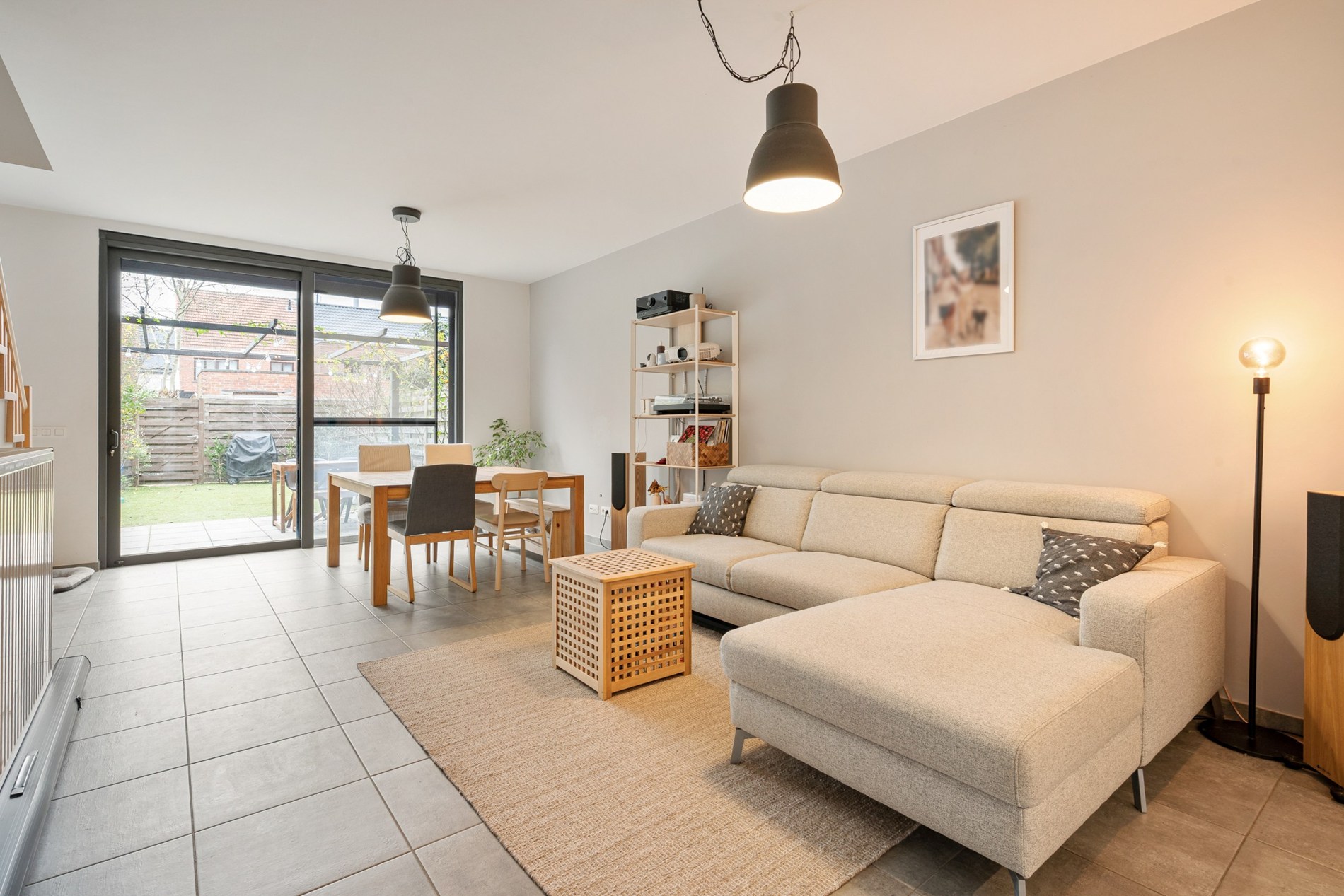 Recente stadswoning met tuin, 2 slaapkamers en bureau/dressingruimte - foto 3