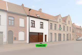 Op wandelafstand van de gezellige markt van Staden bevindt zich deze charmante woning met 3 slaapkamers.Via de inkomhal met gastentoilet bereikt u de...
