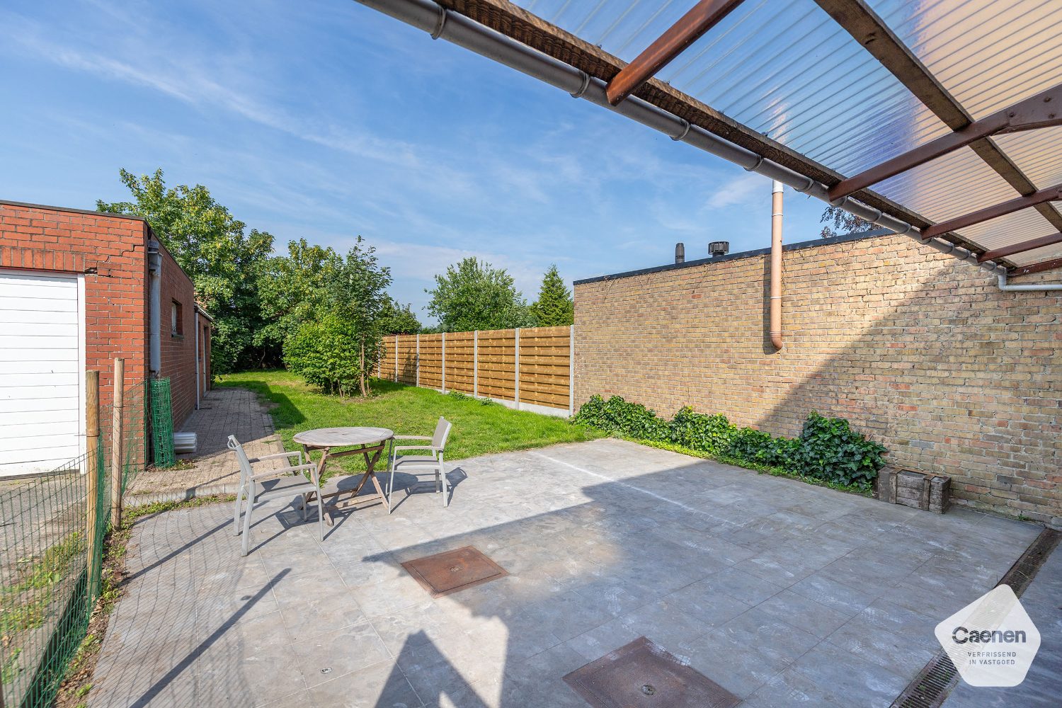 Leuke & lichtrijke charmante half-open woning met 4 slaapkamers, garage en leuke tuin! - foto 2
