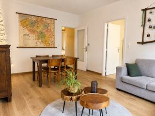 <p>Bent u op zoek naar een comfortabel appartement op een toplocatie in Gent? Dan is dit instapklare gelijkvloers appartement precies wat u zoekt.</p><p></p><p>Via de inkomhal bereikt u de lichtrijke leefruimte, waar grote ramen zorgen voor een aangename lichtinval. Aansluitend bevindt zich de praktische keuken. Verder beschikt het appartement over twee volwaardige slaapkamers, een recent vernieuwde badkamer met douche en lavabo, een apart toilet en een gezellig stadsterras waar u in alle rust kan genieten van een kop koffie of een aperitief.</p><p></p><p>Ook praktisch scoort dit appartement uitstekend dankzij een private berging en een gemeenschappelijke fietsenstalling.</p><p></p><p>De ligging is een absolute troef. Het appartement bevindt zich op een bijzonder centrale locatie, op wandel- en fietsafstand van station Gent-Sint-Pieters, openbaar vervoer, winkels, supermarkten, scholen en tal van horecazaken. Ook het Citadelpark, de Watersportbaan en de belangrijkste invalswegen (R4, E17 en E40) zijn vlot bereikbaar.</p><p></p><p>Met een <strong>EPC-label B</strong> geniet u bovendien van een energiezuinige woonst.</p><p></p><p><strong>Beschikbaar vanaf 1 oktober 2026.</strong></p><p></p><p>De gemeenschappelijke kosten bedragen <strong>€130/maand</strong> en worden aangerekend als <strong>provisie</strong>.</p><p></p><p>Interesse? Contacteer <strong>Chiara Delaere</strong> via <strong>0456 89 11 62</strong> of <strong>chiara@altrovastgoed.be</strong> voor meer informatie of een bezoek.</p>